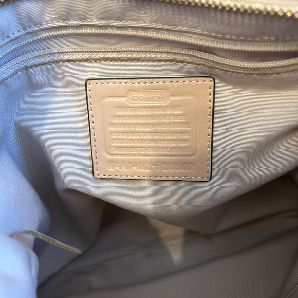 😍🌻 Coach Crossbody Bag Fabric Signature Pattern With Stipe - Picture 6 of 7